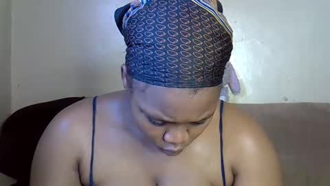 candieds online show from November 20, 8:24 am