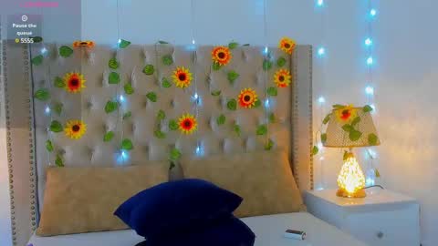 Snapshot of candiegilson__ chatting on March 6, 5:43 pm Candie online show from March 6, 5:43 pm