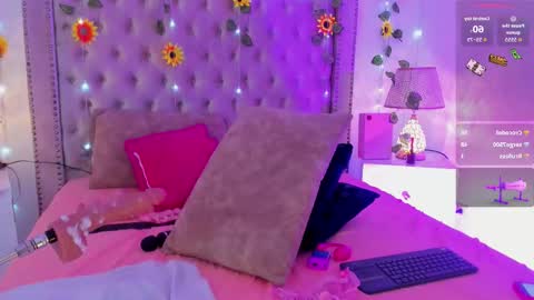 Snapshot of candiegilson__ chatting on September 20, 6:11 pm Candie online show from September 20, 6:11 pm