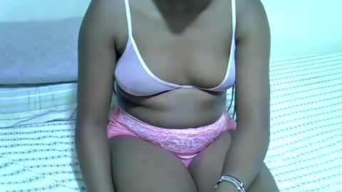 candiemaya online show from January 31, 7:11 pm