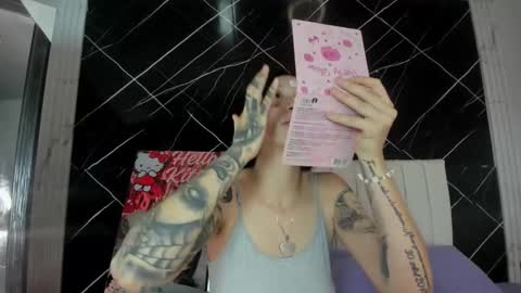 Leila  online show from November 19, 2:22 am