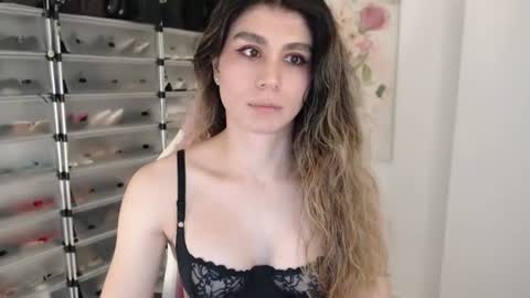 sara ivonne online show from August 3, 2:24 am