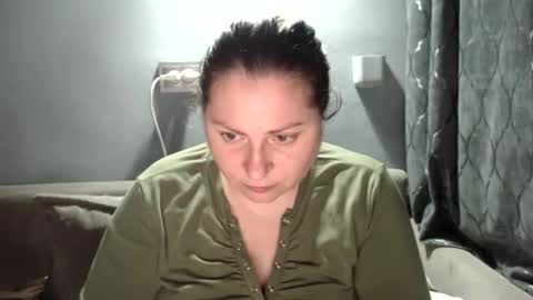 Laura online show from November 10, 6:32 pm