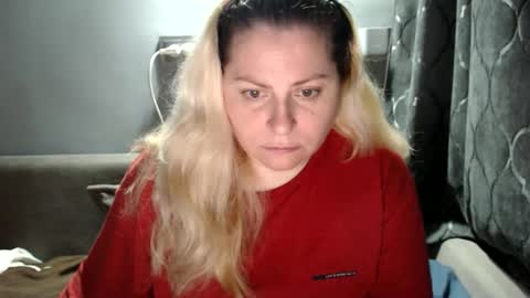 Snapshot of candycream74 chatting on October 22, 4:59 am Laura online show from October 22, 4:59 am