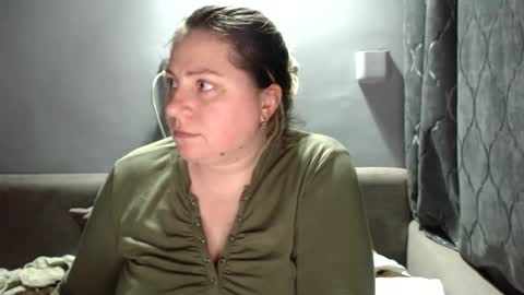 Laura online show from November 11, 6:43 pm