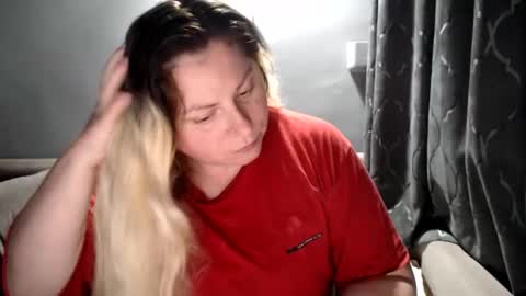 Laura online show from March 10, 6:56 pm