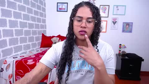 Karen online show from February 5, 3:52 pm