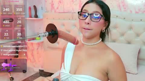 Scarlet  online show from June 5, 5:25 am