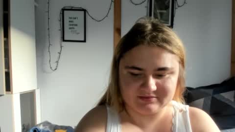 candymilas online show from December 19, 12:12 pm