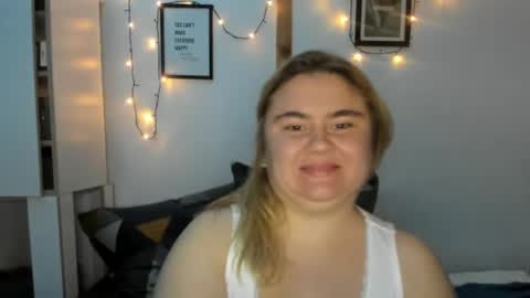 candymilas online show from December 6, 10:24 pm