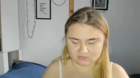 candymilas online show from December 20, 12:49 pm