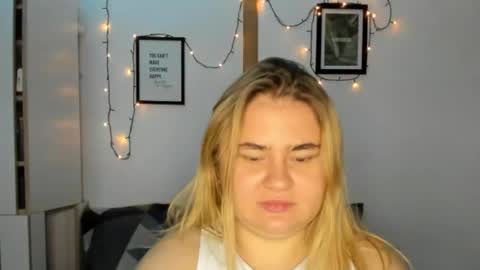 candymilas online show from December 2, 11:46 pm
