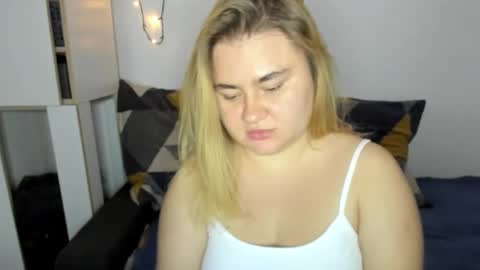 candymilas online show from December 2, 12:01 am