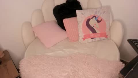 candytyler_ online show from January 8, 9:42 pm