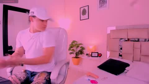 Candy online show from September 26, 7:00 pm