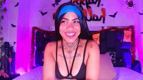 Aura  online show from October 25, 12:27 pm