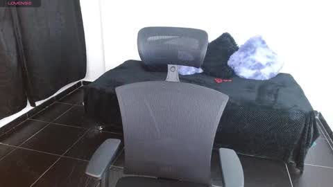 canela_s1 online show from March 6, 10:31 pm