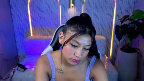 Canela  online show from May 23, 9:55 pm