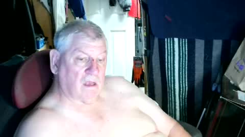canoelicker69 online show from July 16, 6:55 pm
