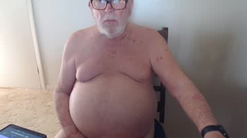 Snapshot of capt5105 chatting on February 25, 2:25 am capt5105 online show from February 25, 2:25 am