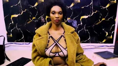 caramelminxx_ online show from June 13, 9:20 am
