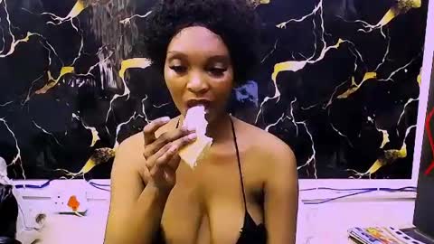 caramelminxx_ online show from June 12, 9:19 am