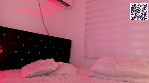 Snapshot of caramelo_exotico chatting on January 12, 8:14 am Caramel online show from January 12, 8:14 am