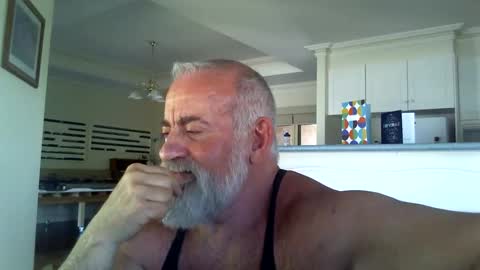 C A Rey online show from November 12, 2:36 am