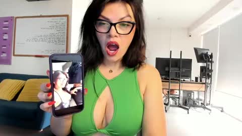 Snapshot of carlaconnortv chatting on March 2, 3:59 pm Carla Connor online show from March 2, 3:59 pm