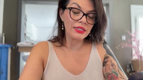 Snapshot of carlaconnortv chatting on October 10, 10:54 am Carla Connor online show from October 10, 10:54 am