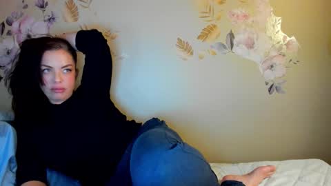 Snapshot of carliescott_meow chatting on October 24, 5:30 am Carlie online show from October 24, 5:30 am