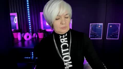 Carmen online show from November 25, 8:51 pm