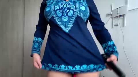 carmesix__ online show from June 12, 1:54 pm