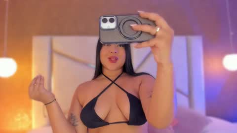 Snapshot of carolinaa_suarez chatting on September 24, 12:01 pm carolinaa_suarez online show from September 24, 12:01 pm