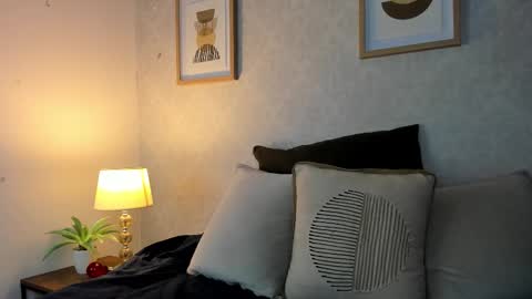  Caroline  online show from November 6, 11:35 am