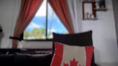 caroline_east online show from May 22, 2:40 am