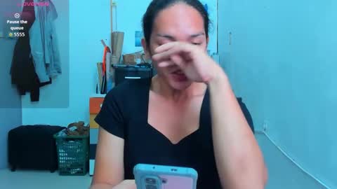 caroline_east online show from March 2, 5:41 am