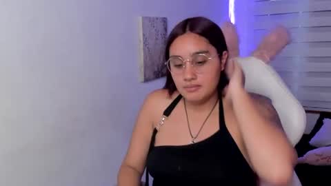 caroline_rodriguez_9 online show from June 11, 6:50 pm