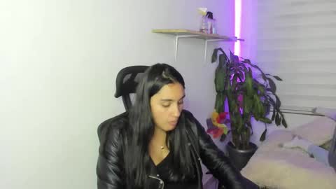 caroline_rodriguez_9 online show from September 30, 3:28 am