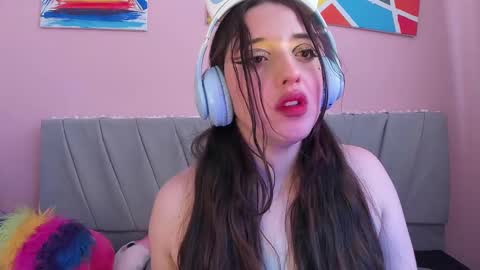    online show from December 12, 4:53 pm