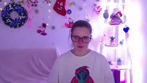 Caroline online show from December 10, 1:11 am