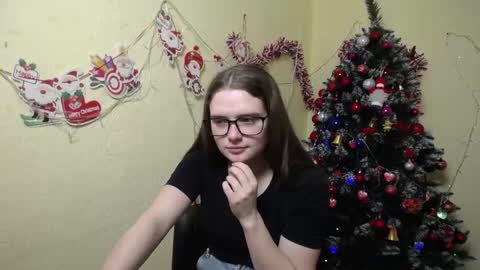 Caroline online show from December 22, 9:22 am