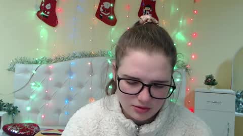 Caroline online show from December 5, 8:27 am