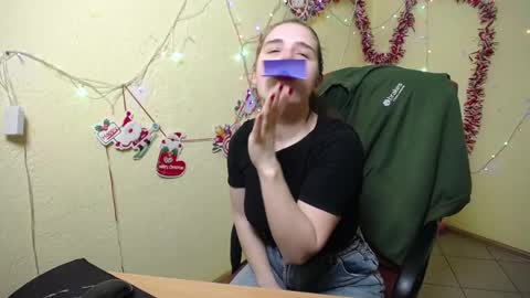 Caroline online show from January 11, 9:15 am