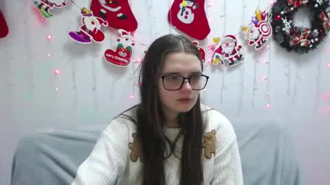 Caroline online show from December 17, 10:12 am