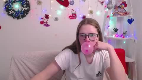 Caroline online show from December 8, 9:46 am