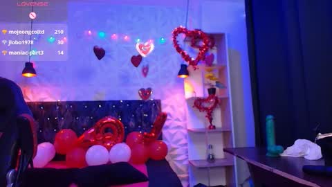 Caroline Scoth online show from February 20, 10:04 pm