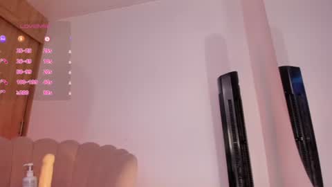 carolinna_ online show from July 13, 2:26 am