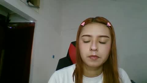 carolinnapinkman online show from May 7, 8:37 pm