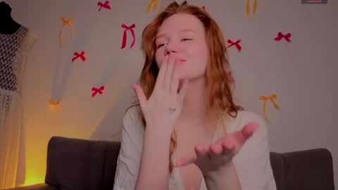 Caro online show from April 16, 9:39 pm